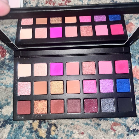 Kylie cosmetics “Sipping pretty” palette - Picture 3 of 3